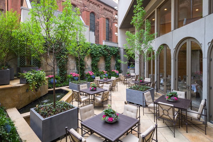 Outdoor courtyard at The Rittenhouse