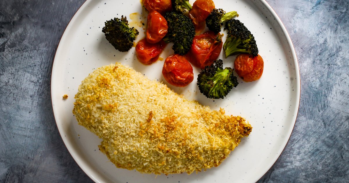 Healthy Recipe Crispy Chicken with Roasted Broccoli and Tomatoes
