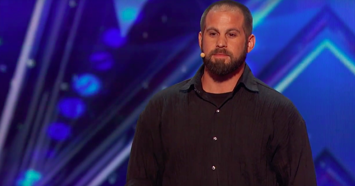 Fomer Eagles snapper Jon Dorenbos heroically saves woman from fire