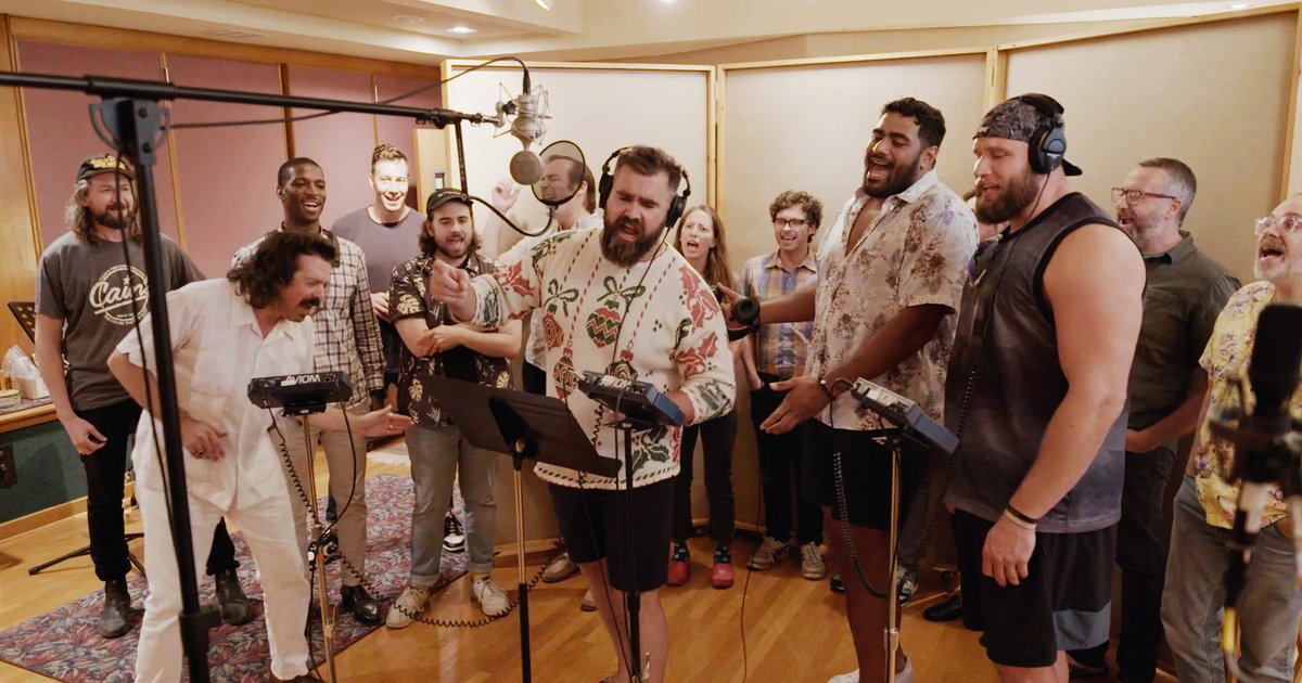 Eagles News: Sneak peek of the Eagles offensive line's Christmas album -  Bleeding Green Nation