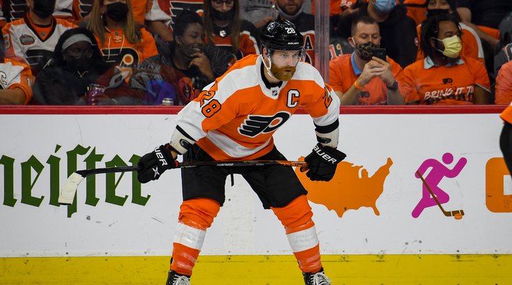 Flyers-Canucks-Claude-Giroux-Kate-Frese_101521-90.jpg