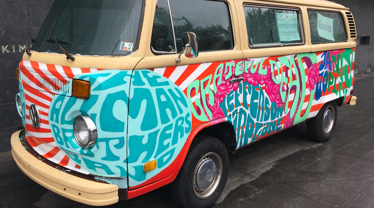 Grateful Dead bus outside National Museum of American jewish Heritage