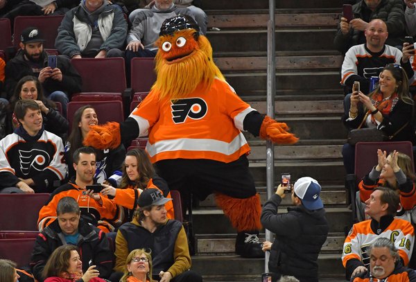 Watch Philadelphia Flyers mascot Gritty destroy Wells Fargo Center