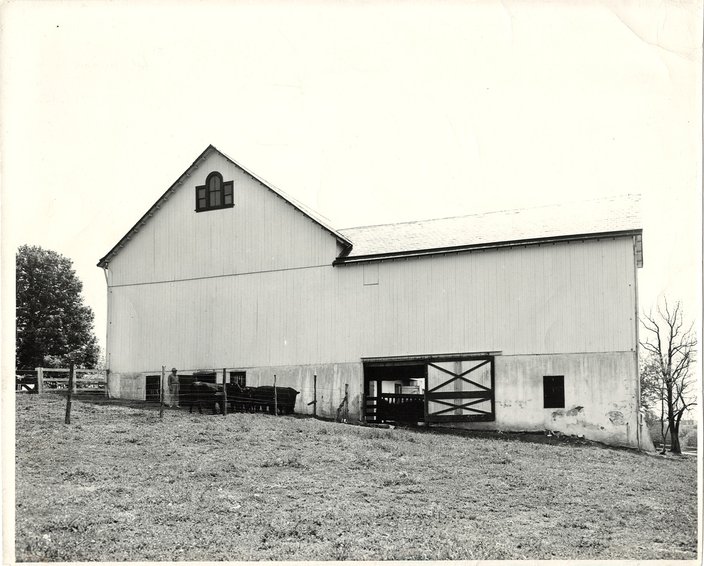 Hammerstein barn 1940-1960.jpg