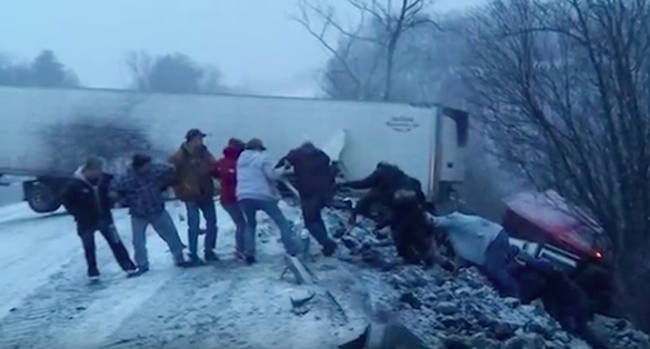 013016_Humanchainsnow