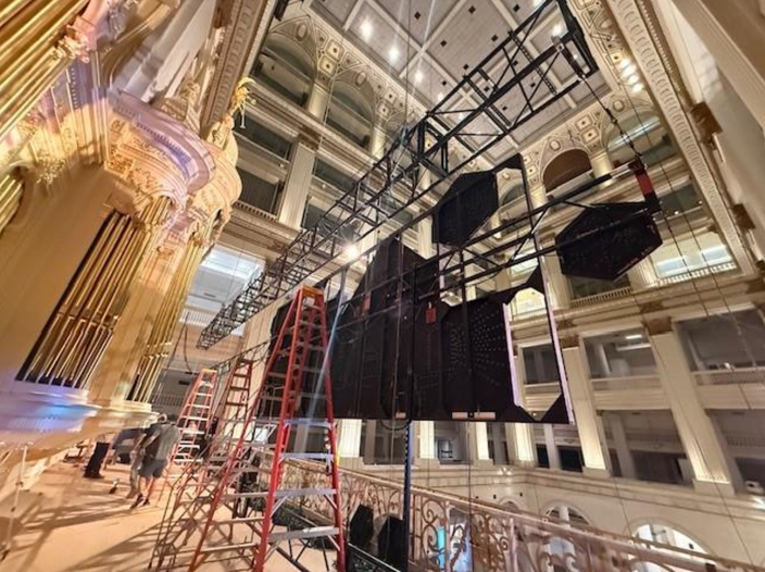 Limited - Behind the scenes of light show