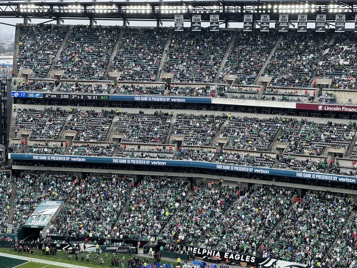 101426EaglesEmptySeats