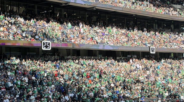 101426EaglesFansTottenham