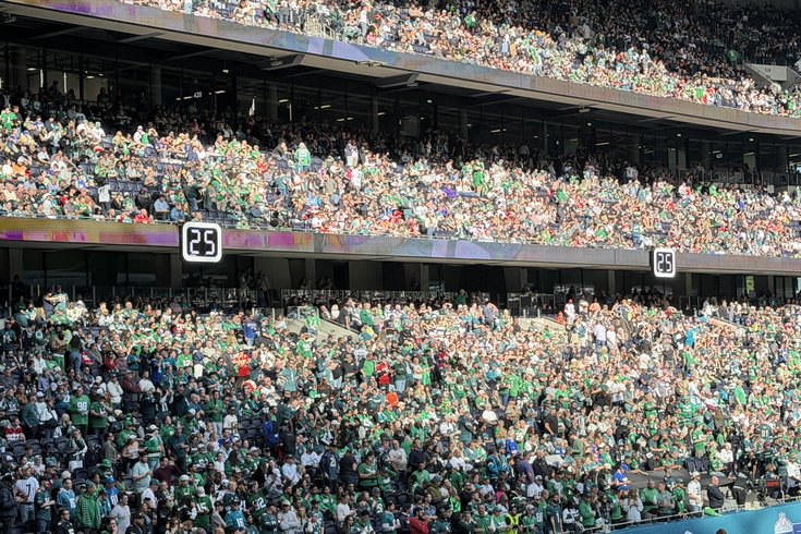 101426EaglesFansTottenham
