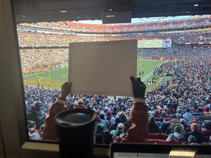 090425CommandersSign