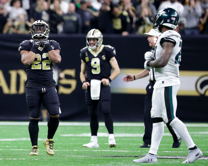 Pittsburgh, Pennsylvania, USA. 13th Nov, 2022. November 13th, 2022 New  Orleans Saints running back Alvin Kamara (41) putting on his helmet before  Pittsburgh Steelers vs New Orleans Saints in Pittsburgh, PA. Jake