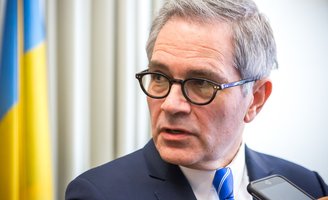Krasner, police