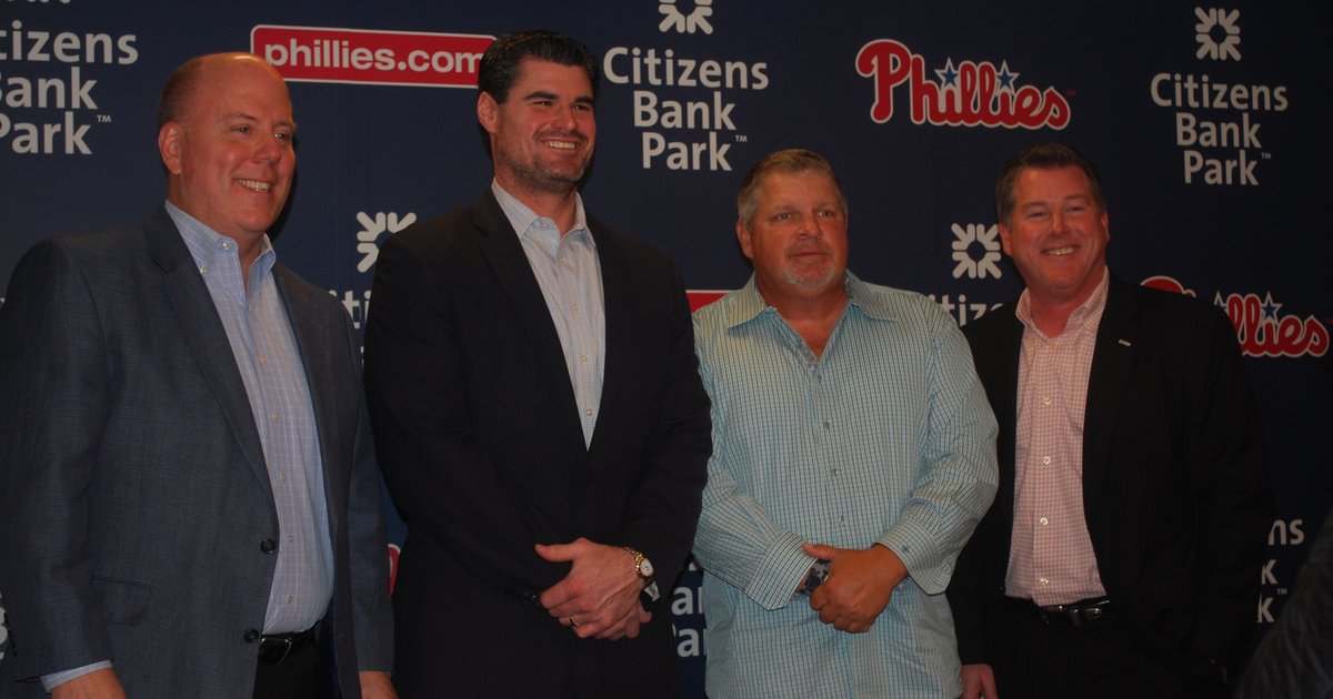 New Phillies broadcaster Kruk welcomed back at CBP, shows off