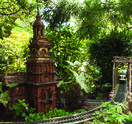 MA&G_Garden Railway-Independence Hall_Freddy Clark photo.jpg