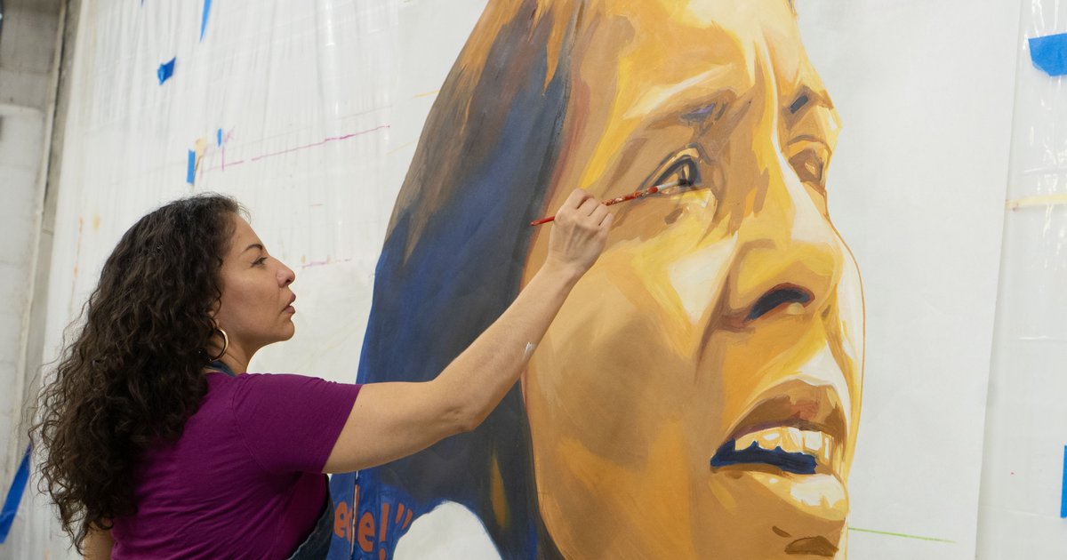 Artist to paint over image of César Chávez in Fairhill mural with portrait of Dolores Huerta Artist to paint over image of César Chávez in Fairhill mural with portrait of Dolores Huerta