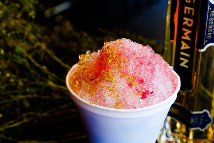 Boozy snow cones and cotton candy at a.bar