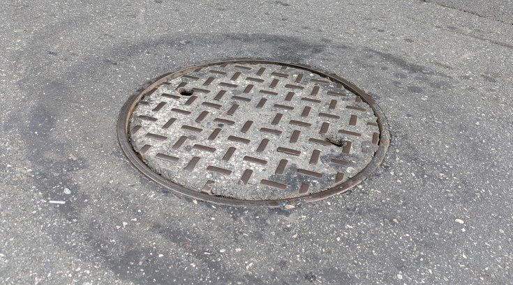Manhole rescue bells corner