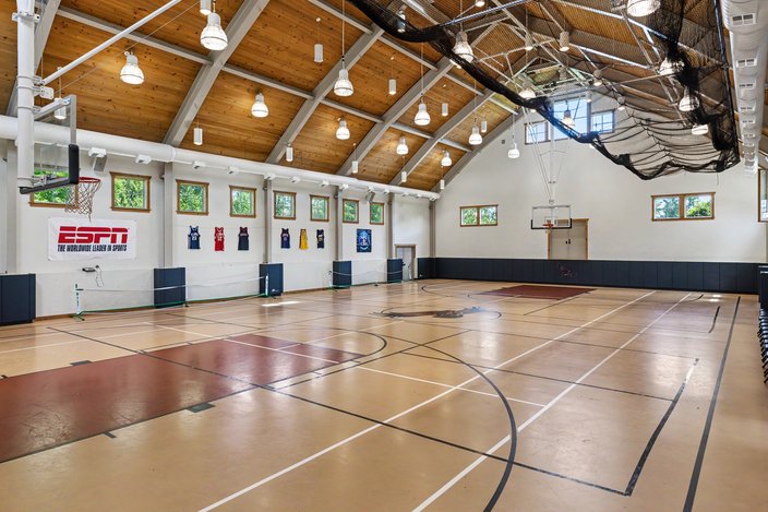 Merrick Farm - Indoor Court