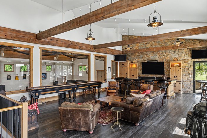 Merrick Farm - Oberservation Lounge