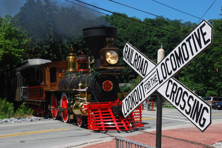 No. 17 Railroad Crossing.JPG