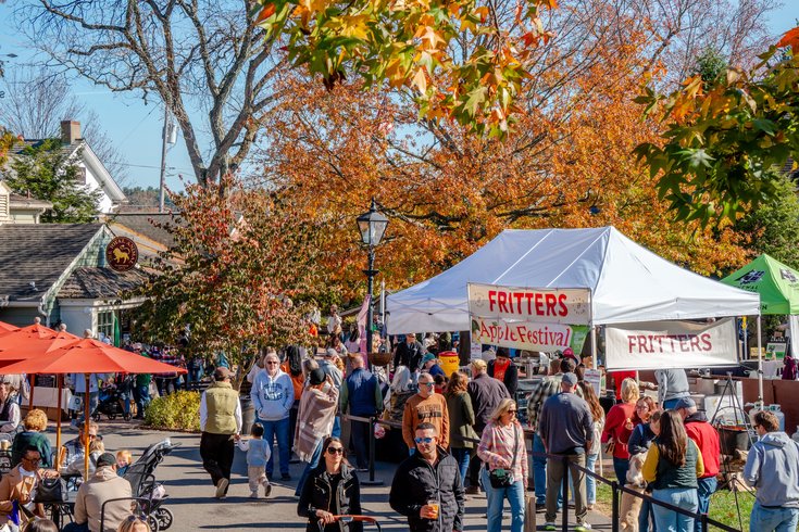 Peddler's Village November apple fetival