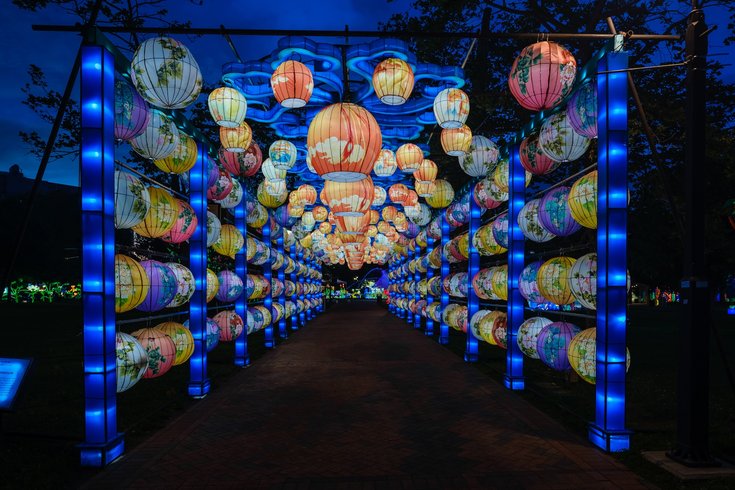 Glowing Lantern Walkway - Chinese Lantern Festival 2026