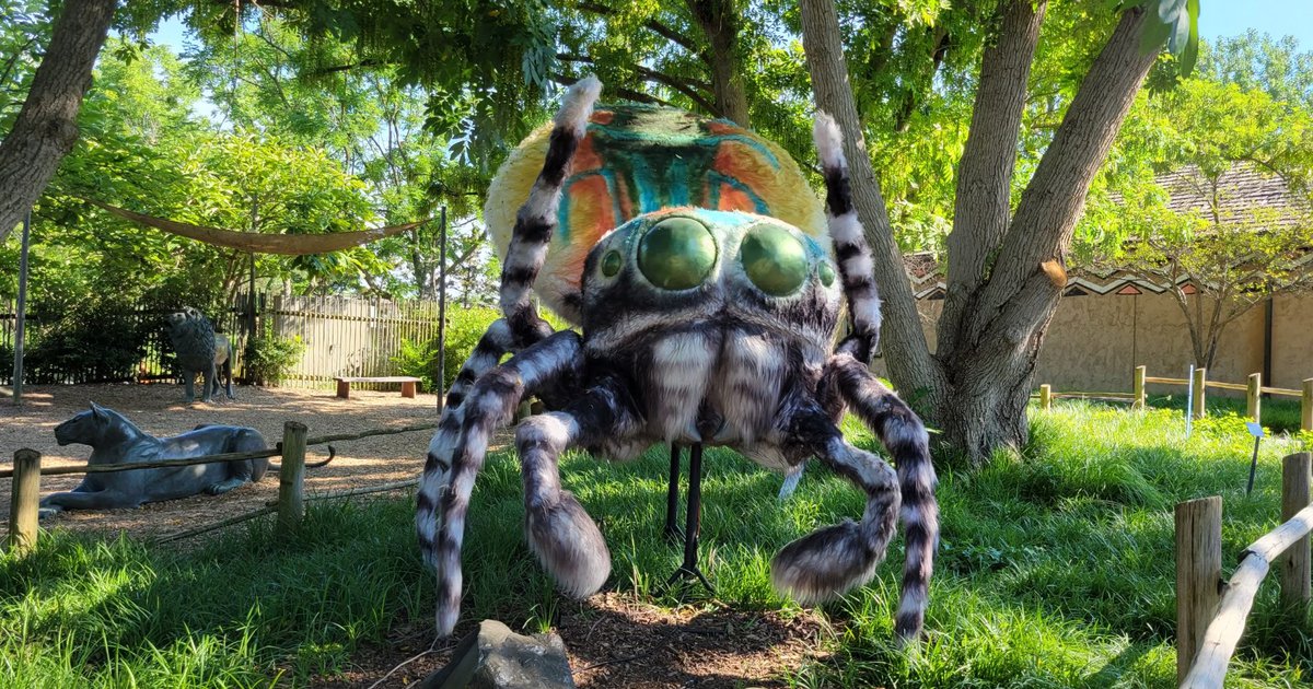 New Philadelphia Zoo exhibit features lifesized animatronic dinosaurs