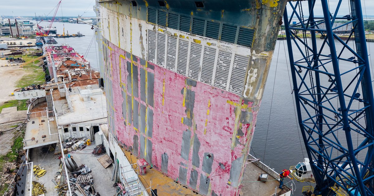 First smokestack from SS United States removed as historic ship is prepared to be sunk later this year