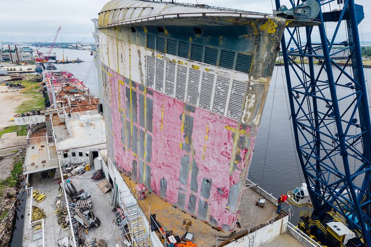 SS United States smokestack
