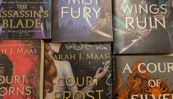 Sarah J Maas book announcement