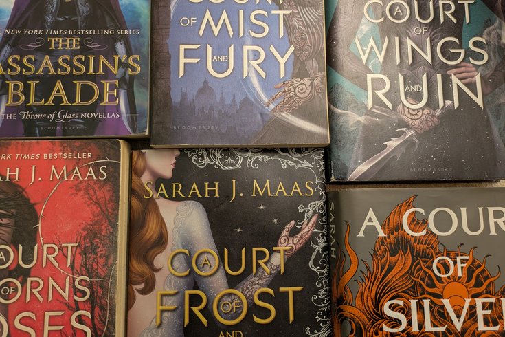 Sarah J Maas book announcement