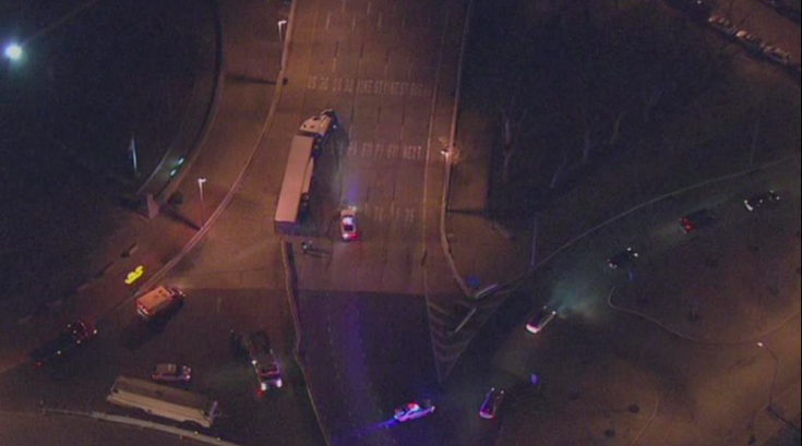 031815_tractortrailer