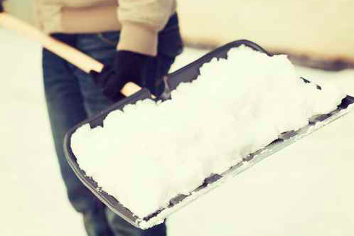 012116_Snowshoveling