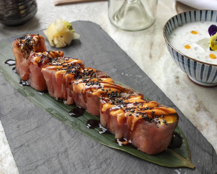 Tuna Bar sushi roll