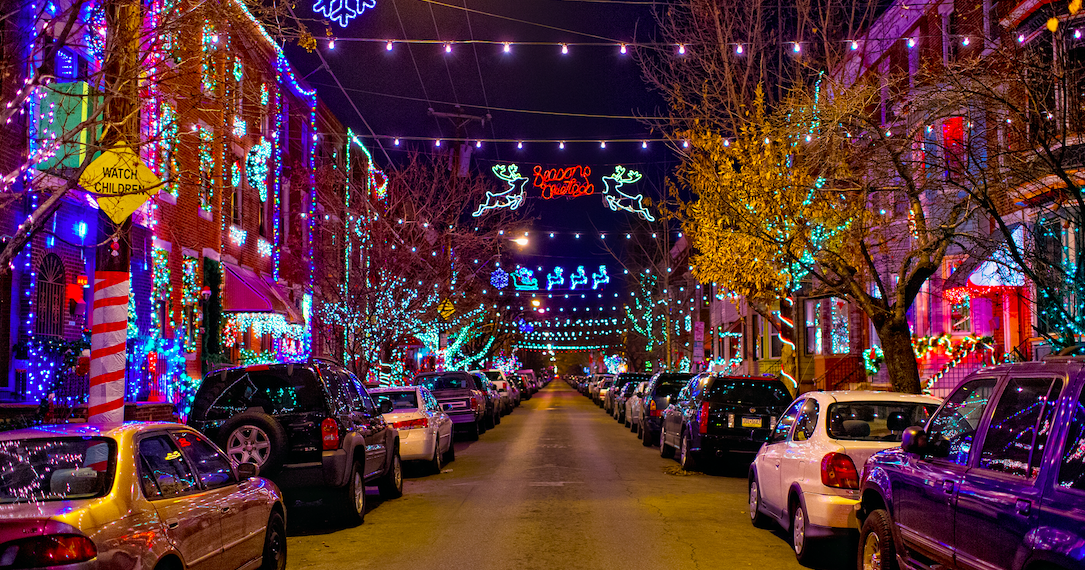 Founding Footsteps' Holiday Lights Tour through Philly is BYOB