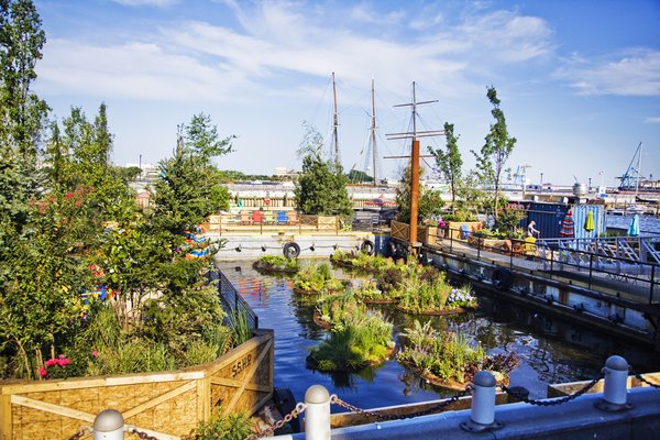 Spruce Street Harbor 