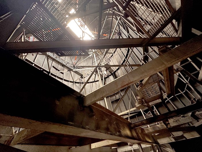 SS United States smokestack