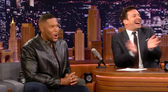 Michael Strahan taunts The Roots, Eagles fans over Giants jersey