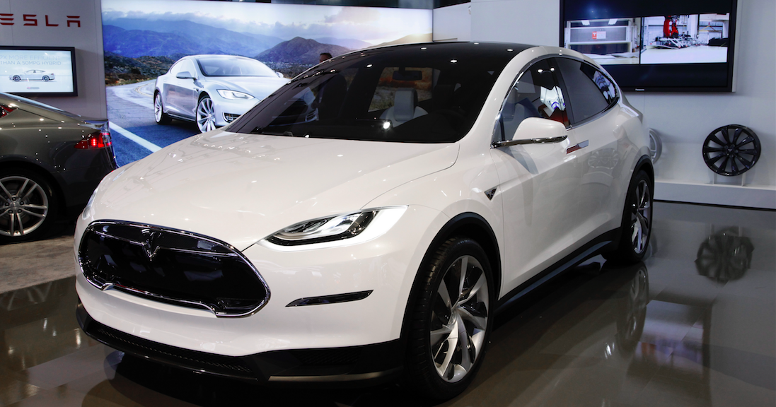 Tesla Model X crashes in autopilot mode on Pennsylvania Turnpike ...