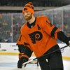 Sean-Couturier-2019-Stadium-Series-Flyers-NHL.jpg