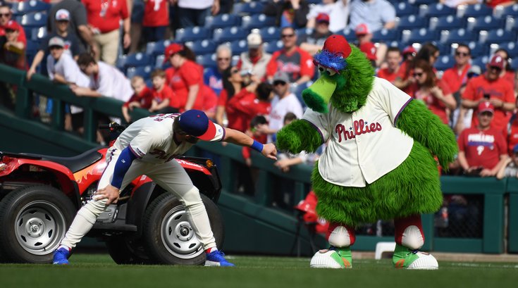 Bryce-Harper-Phillie-Phanatic-2019-MLB.jpg