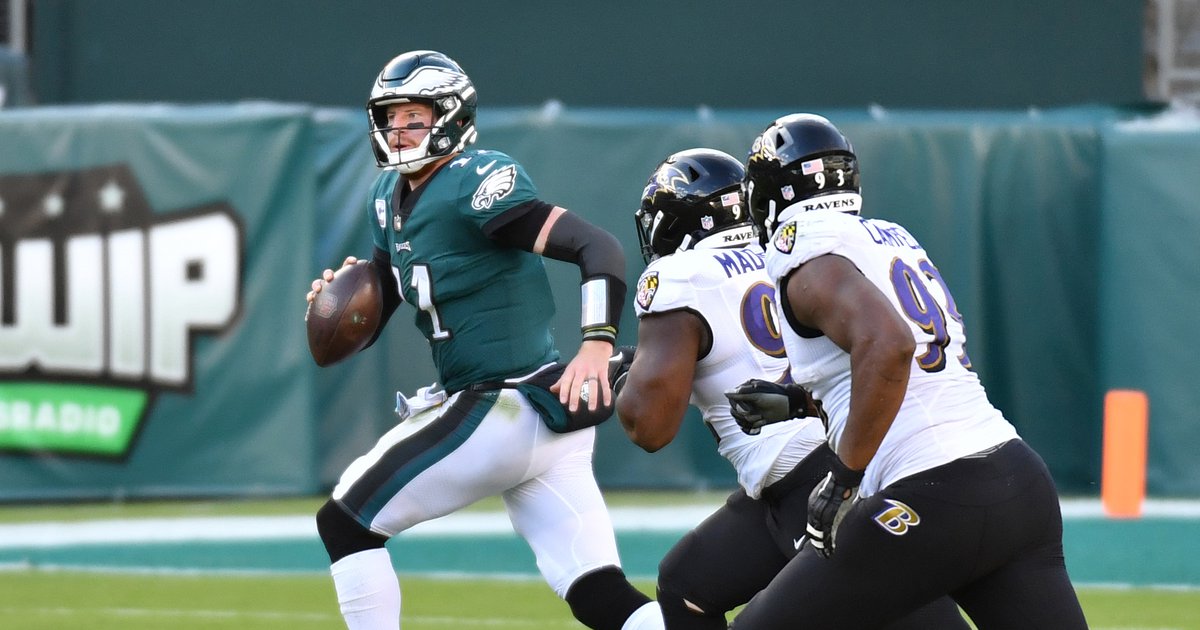 Philadelphia Eagles rally, but Carson Wentz can't do it all in 30-28 loss  to Baltimore Ravens 