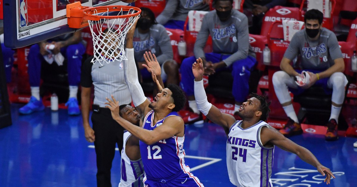 Instant observations: Shorthanded Sixers blow out the Kings to end homestand