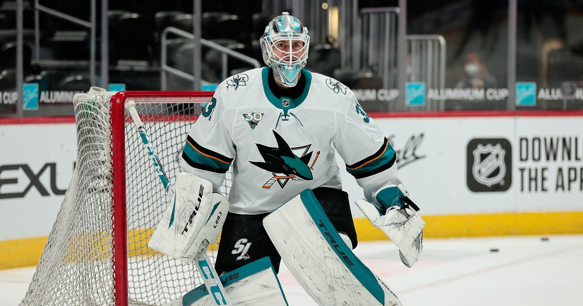 Flyers sign goalkeeper Martin Jones to support Carthart ...