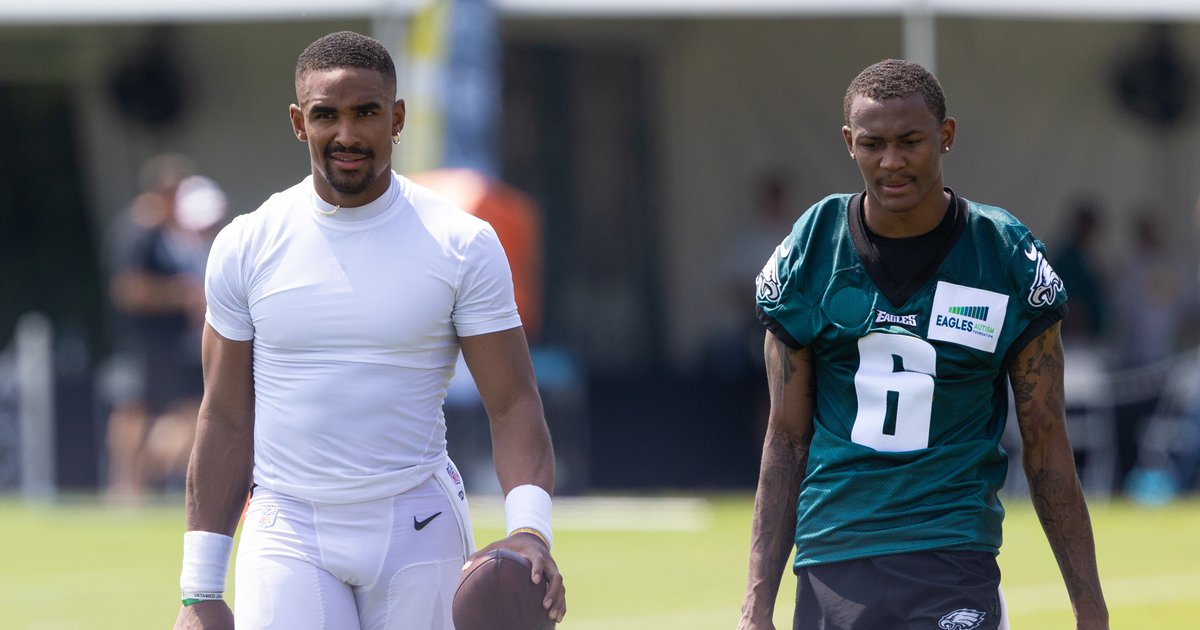 Jalen Hurts Watch 2022: Eagles QB targets DeVonta Smith heavily as receiver returns to practice
