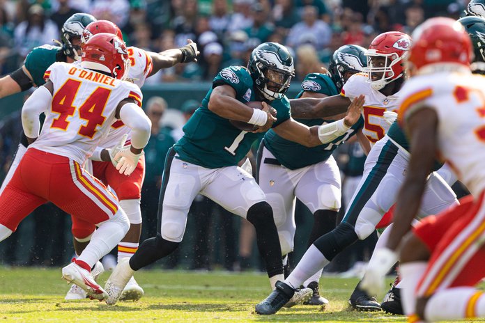 Eagles inexperienced offensive line will be well served by growing