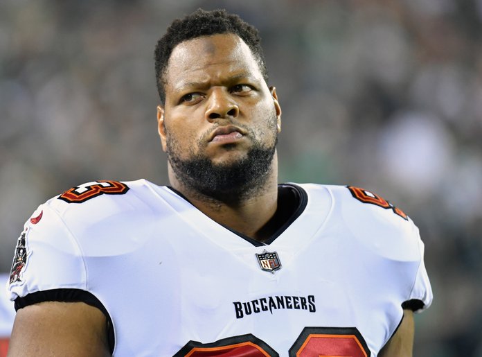 Philadelphia Eagles sign DT Ndamukong Suh to one-year deal