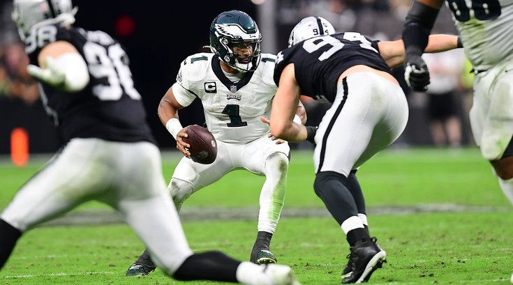 Jalen-Hurts-Eagles-Raiders-2021-NFL.jpg