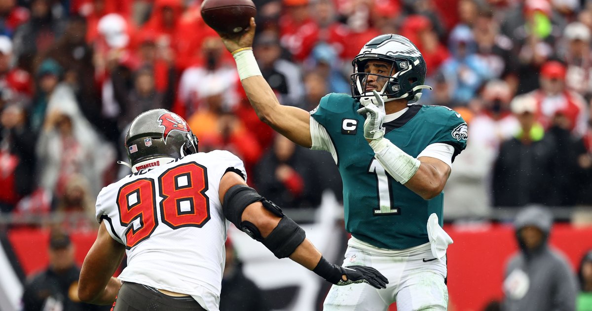 Eagles-Buccaneers: Staff picks, betting odds and more for Week 3