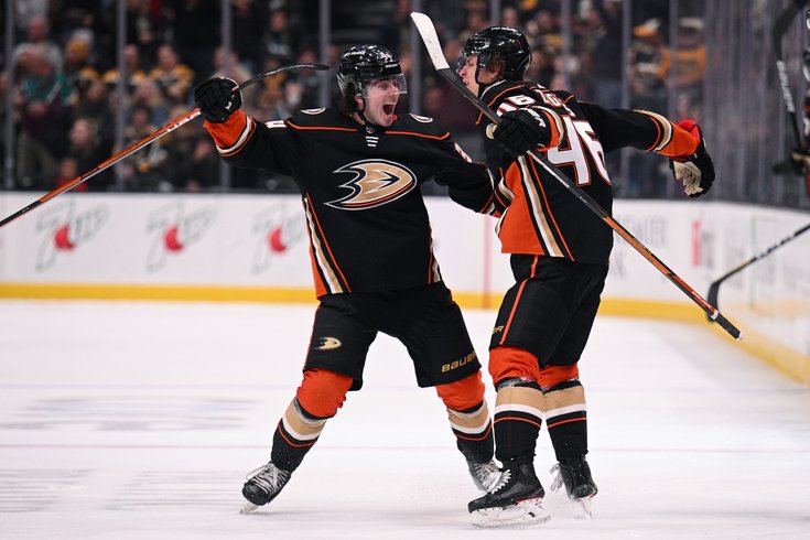 Trevor-Zegras-Jamie-Drysdale-Ducks-3.1.22-NHL.jpg